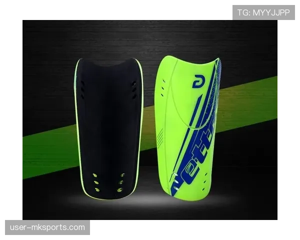 护腿板必须完全覆盖胫骨：足球规则对防护装备的强制要求